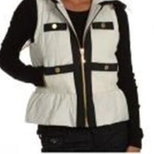 Zenergy by Chico’s White Light Weight Puffer Vest with Gold Accents Size 3